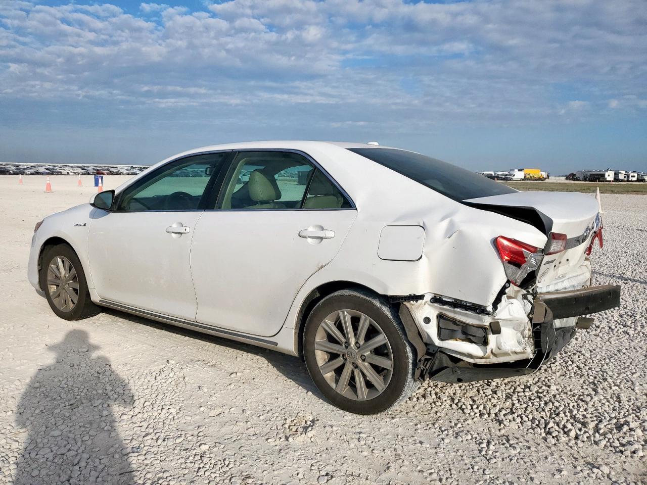 2014 Toyota Camry Hybrid - Фото 2