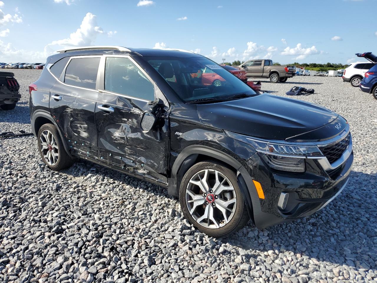 2023 Kia Seltos Sx - Image 4