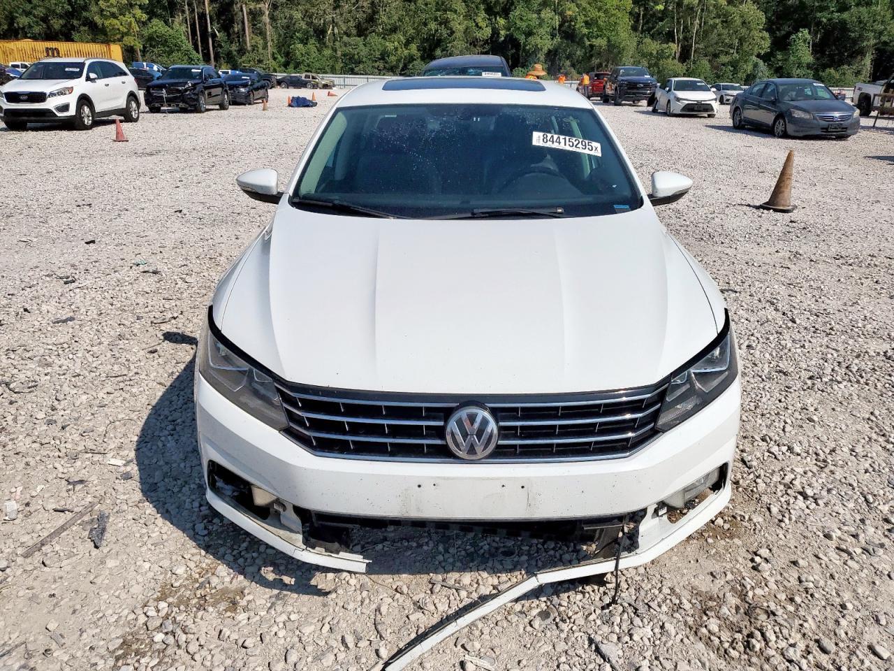 2016 Volkswagen Passat Se - Фото 5
