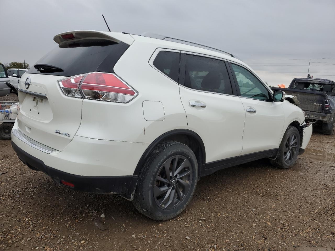 2016 Nissan Rogue S - Image 3