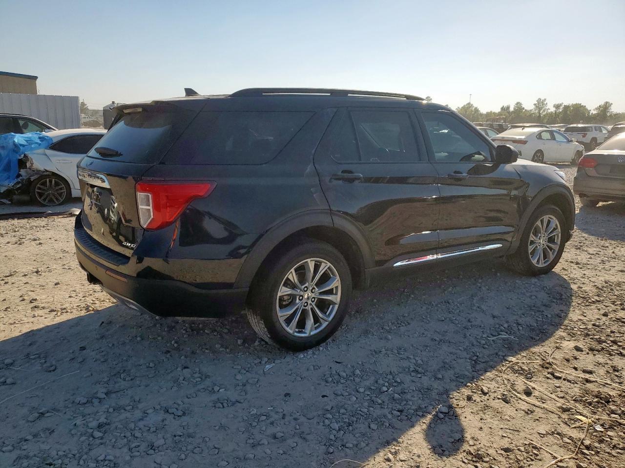 2023 Ford Explorer Xlt - Фото 3
