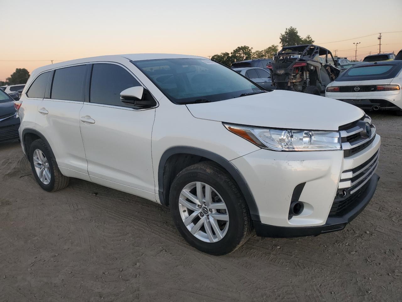 2016 Toyota Highlander Le - Фото 4