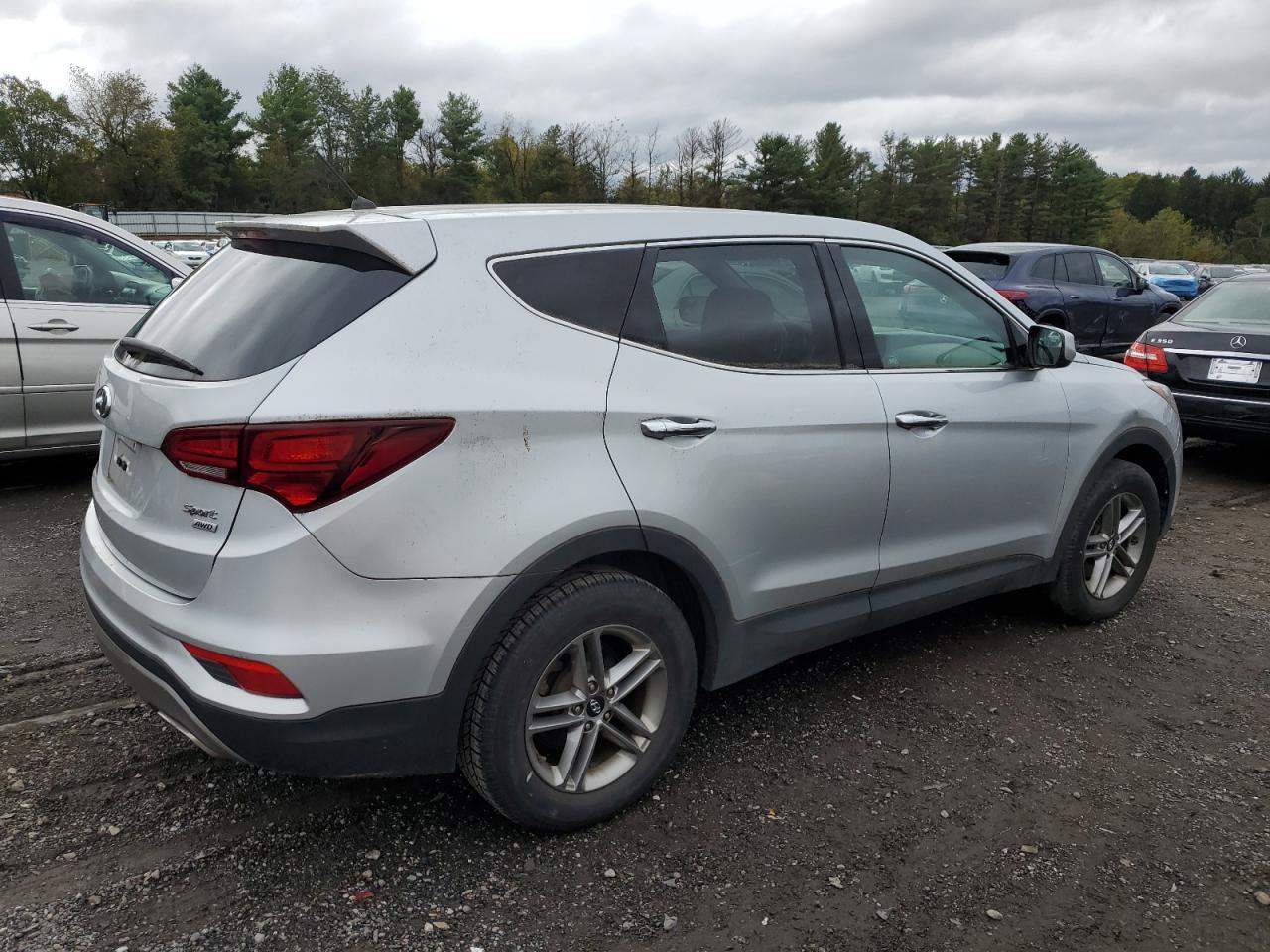 2018 Hyundai Santa Fe Sport - Image 3