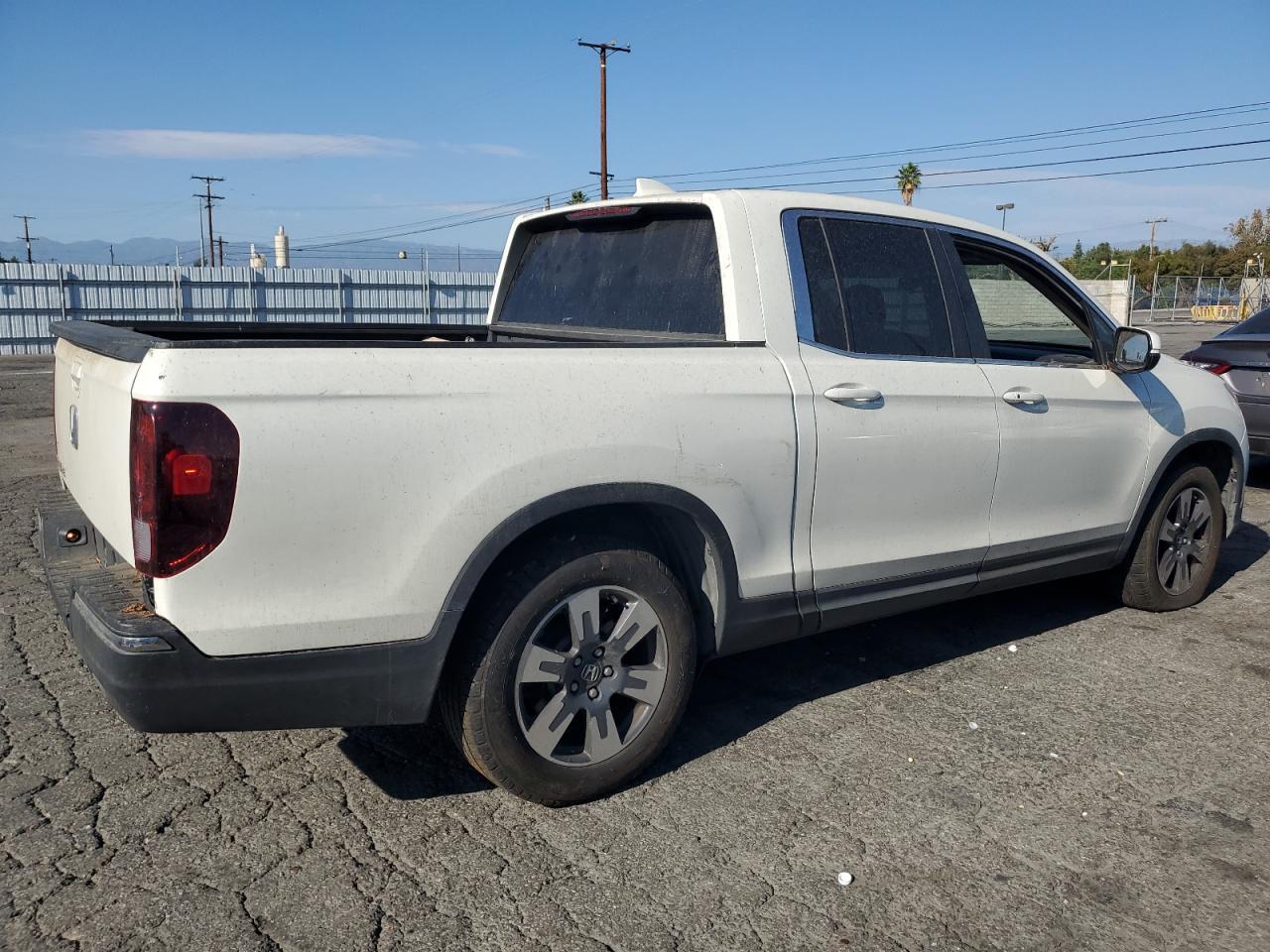 2017 Honda Ridgeline Rtl - Image 3