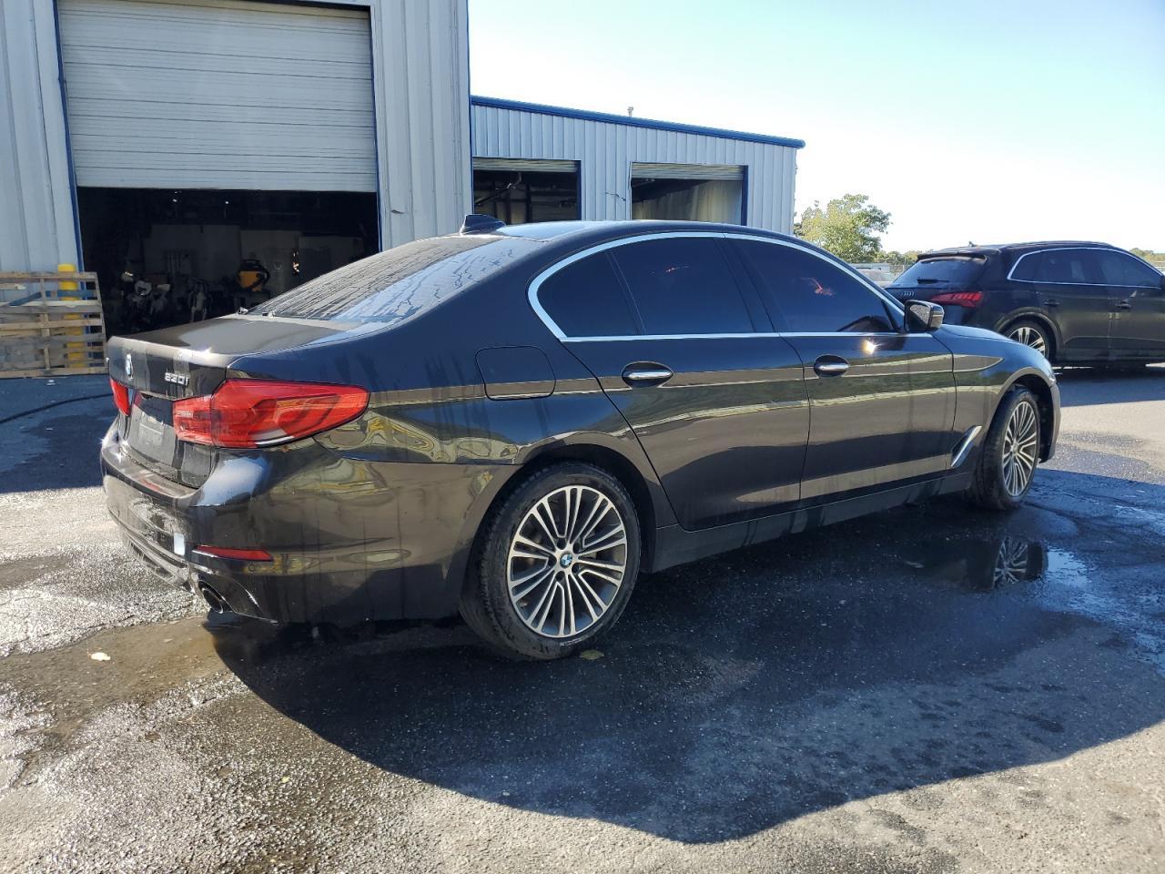 2018 BMW 530 Xi - Фото 3