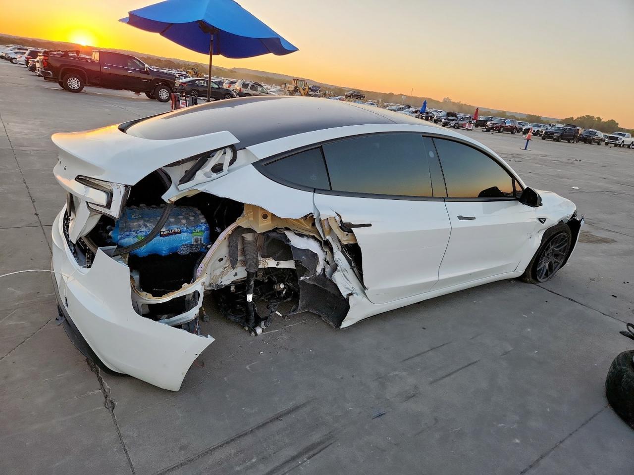 2024 Tesla Model 3 - Фото 3
