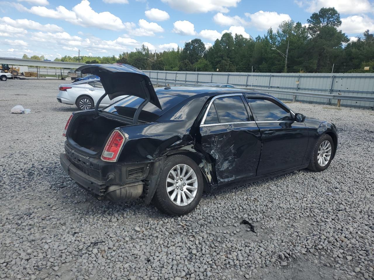 2014 Chrysler 300 - Image 3