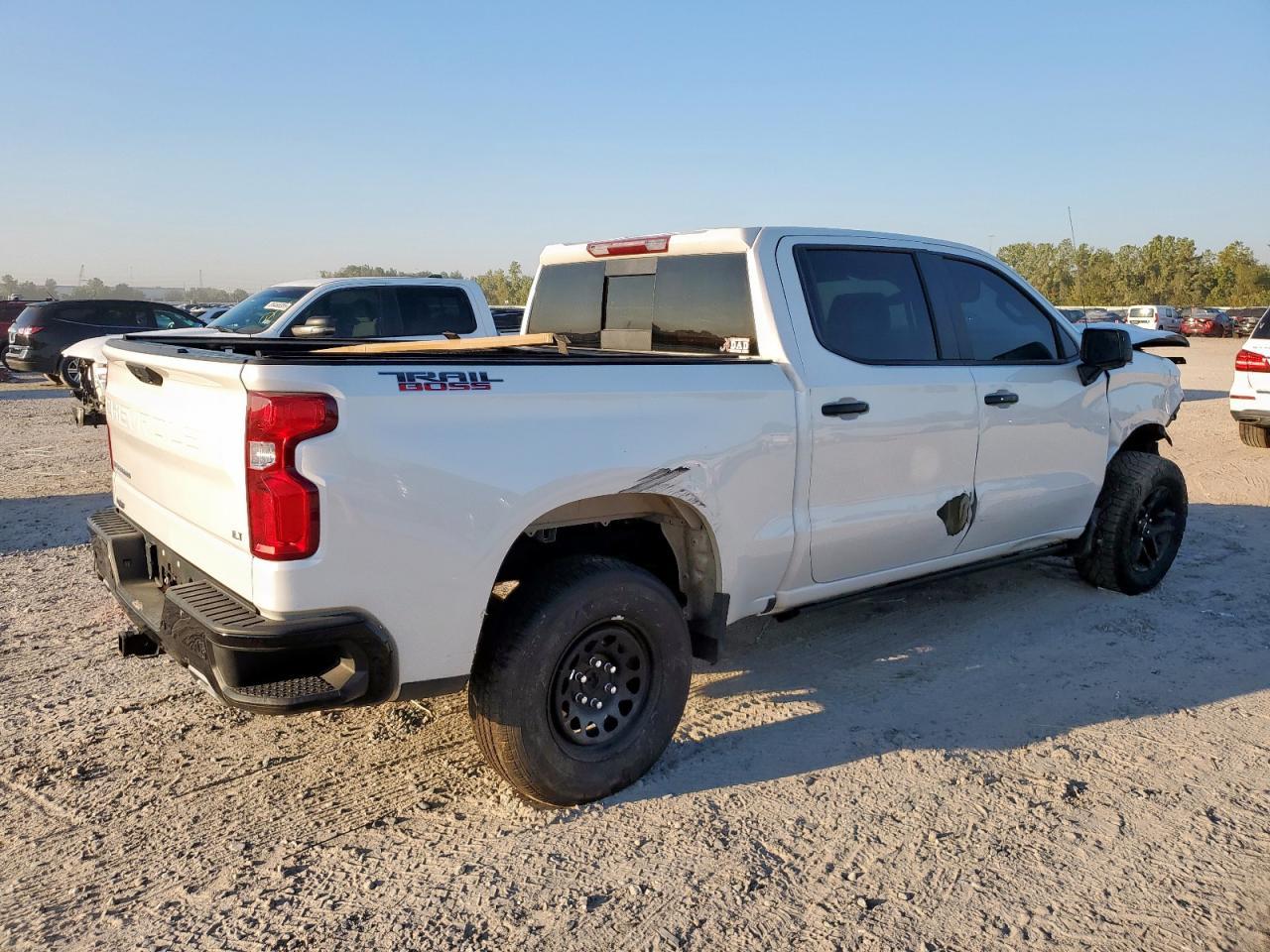 2023 Chevrolet Silverado K1500 Lt Trail Boss - Фото 3