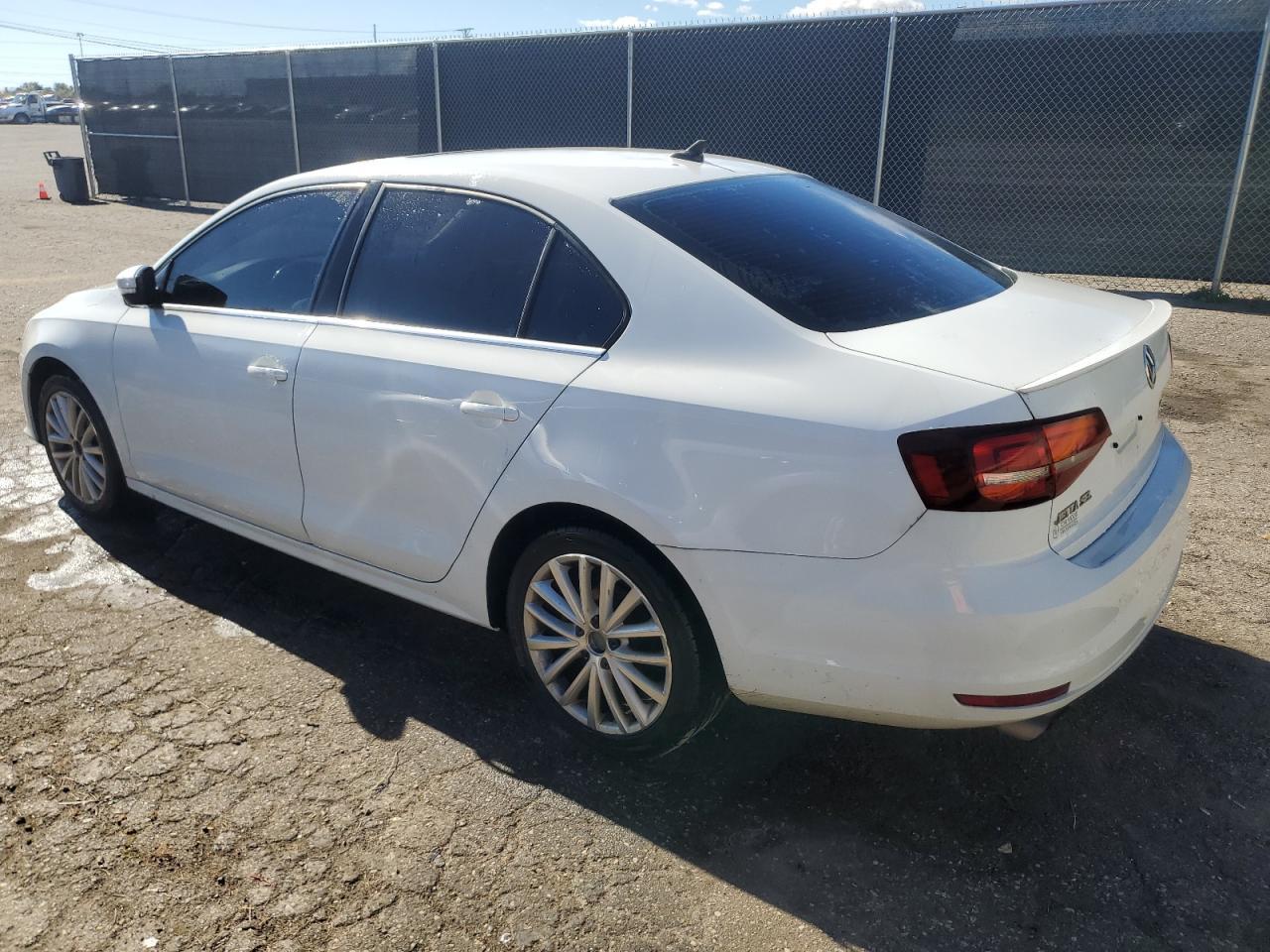 2016 Volkswagen Jetta - Фото 2