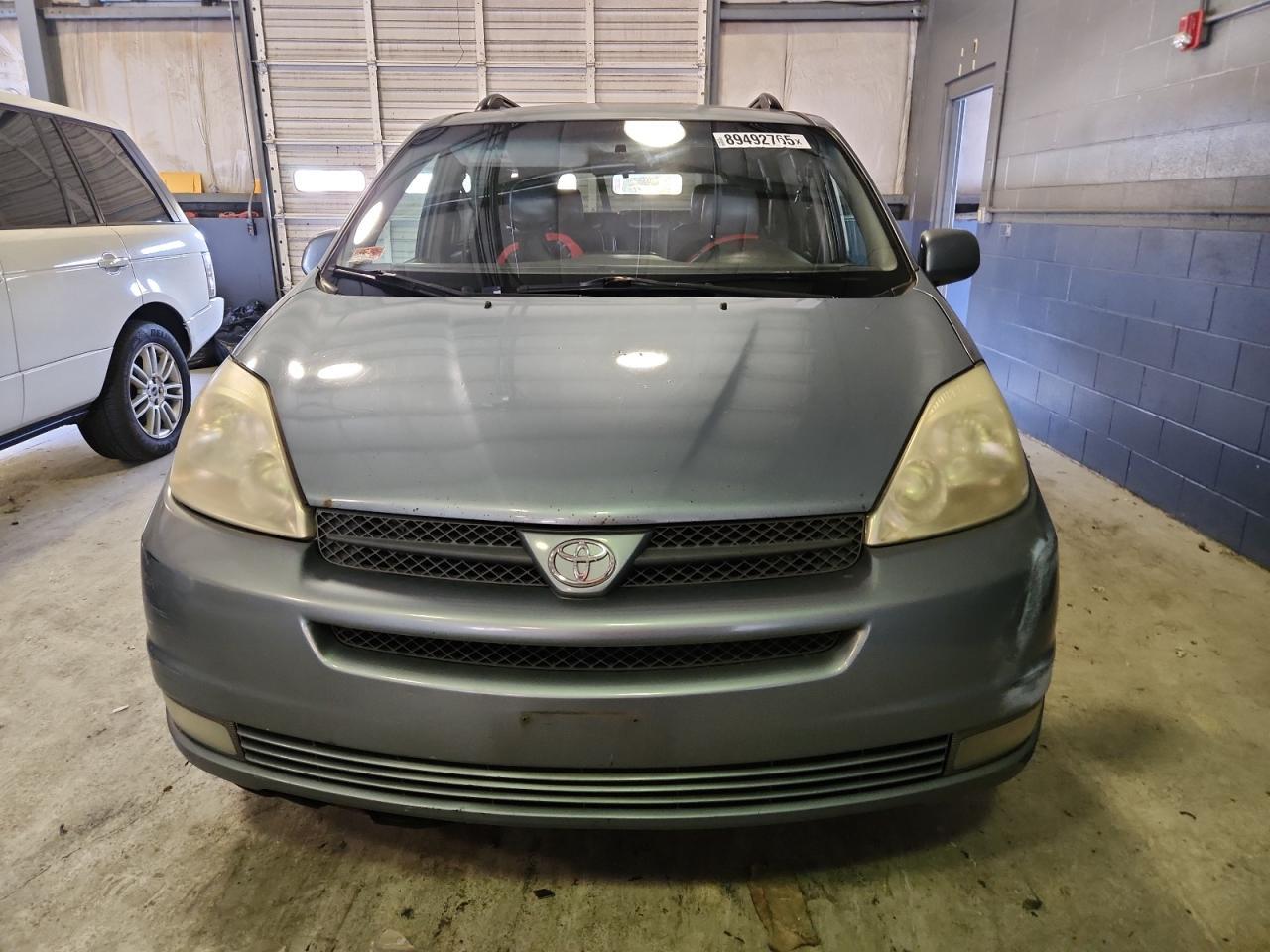 2004 Toyota Sienna Xle - Фото 5