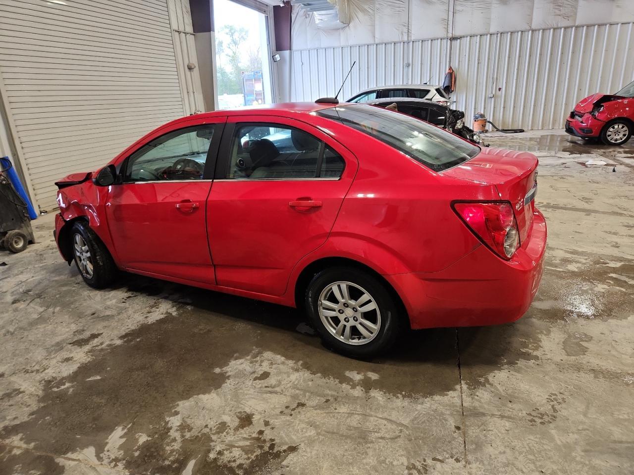 2015 Chevrolet Sonic Lt - Фото 2