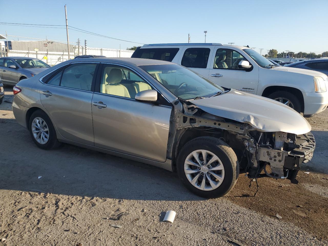 2015 Toyota Camry Le - Фото 4