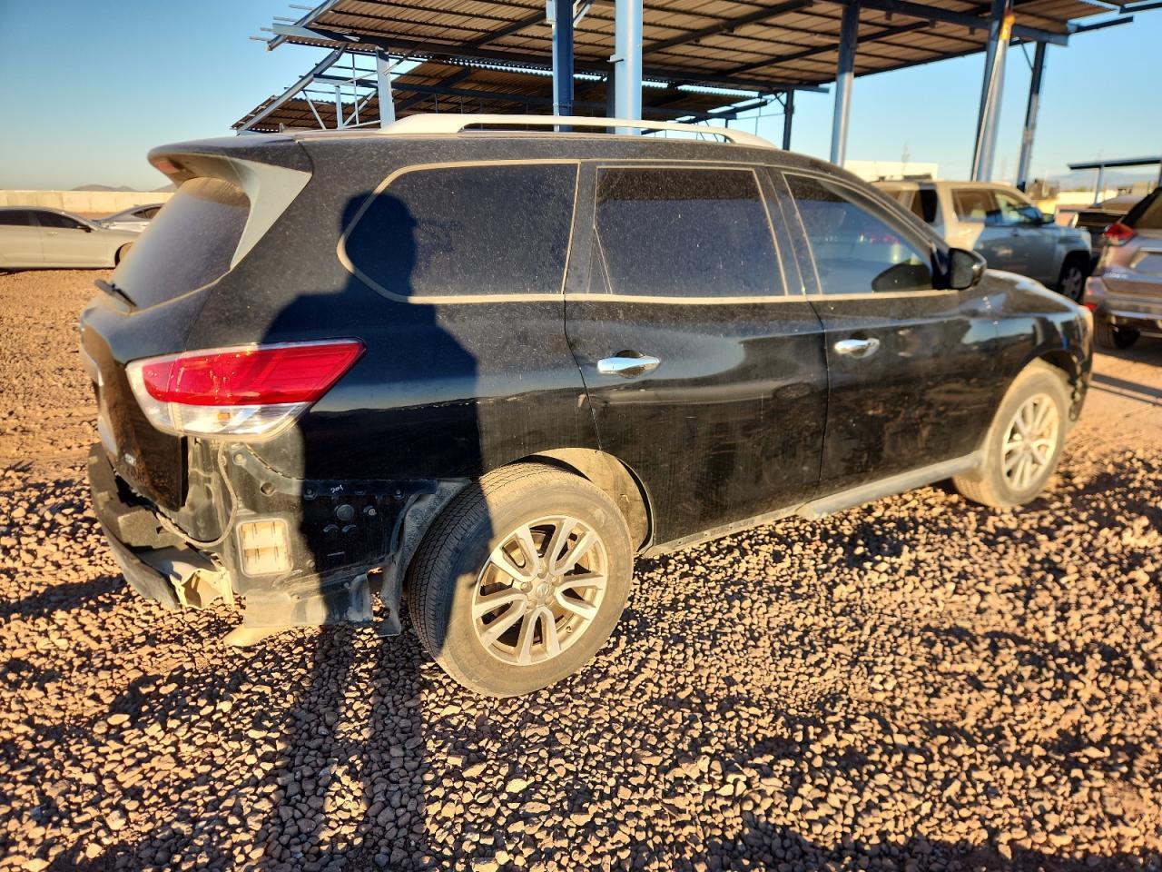 2013 Nissan Pathfinder S - Image 3