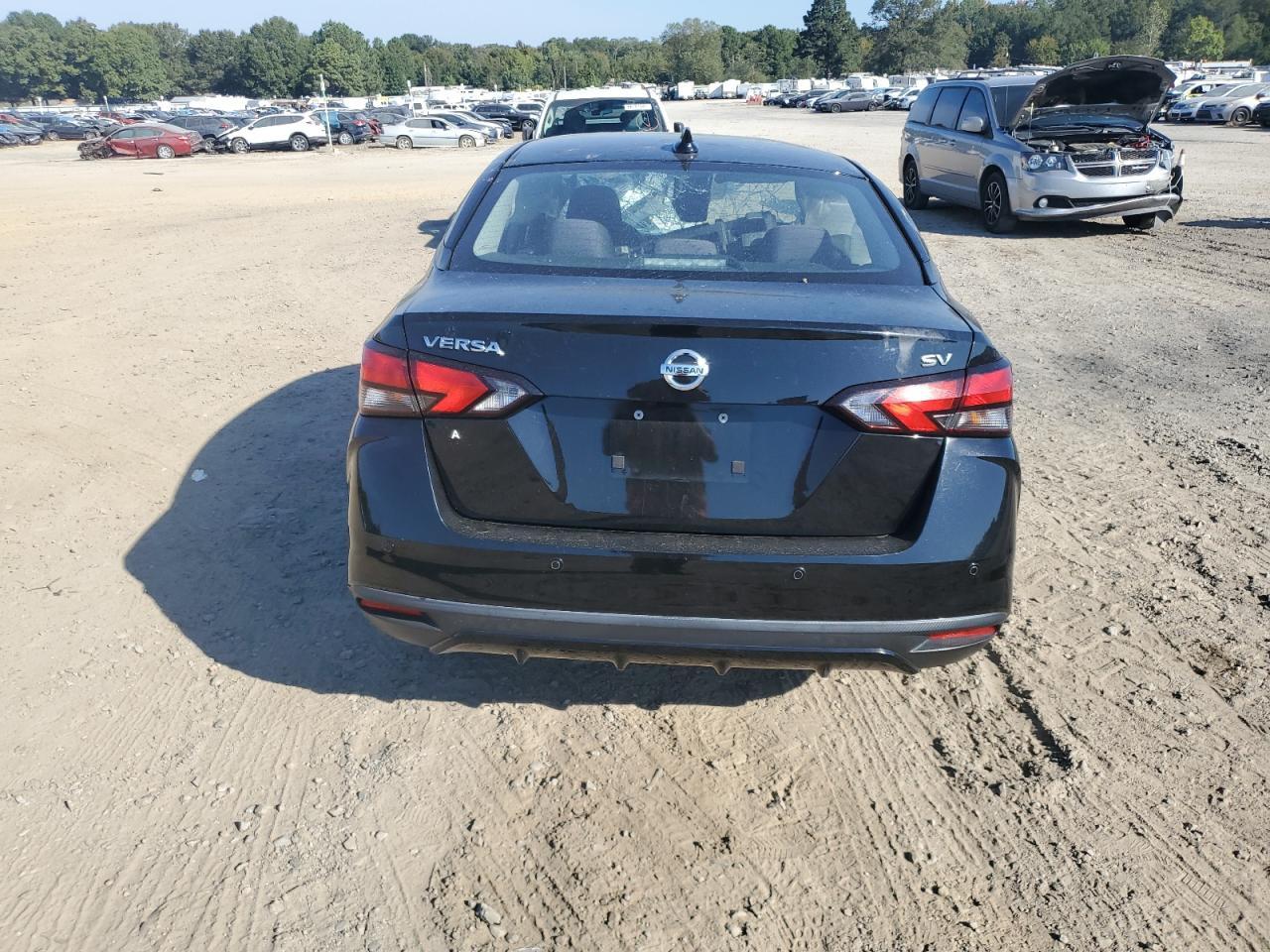 2022 Nissan Versa Sv - Image 6