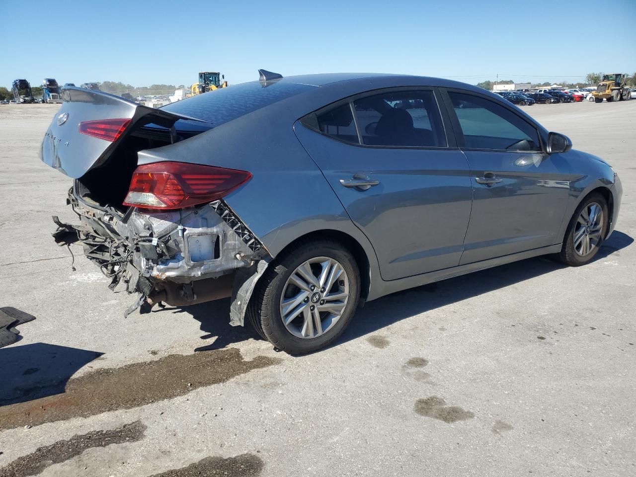2019 Hyundai Elantra Sel - Image 3