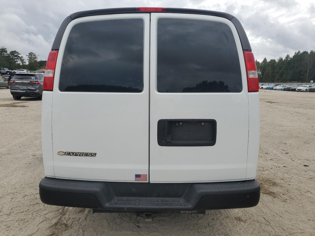 2023 Chevrolet Express G2500 - Фото 6