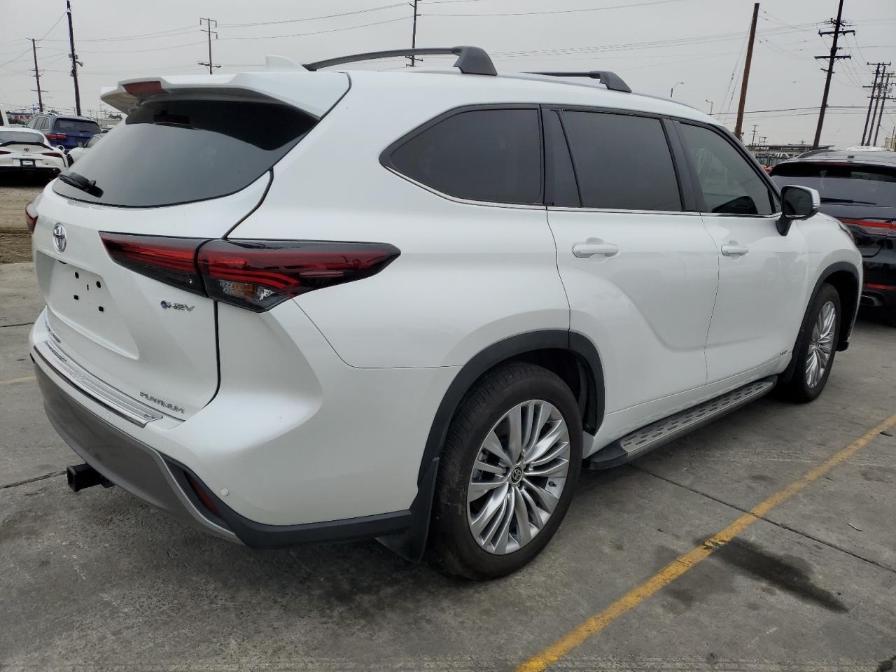 2025 Toyota Highlander Hybrid Limited - Фото 3