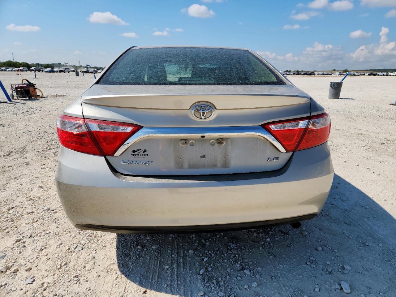2016 Toyota Camry Le - Фото 6