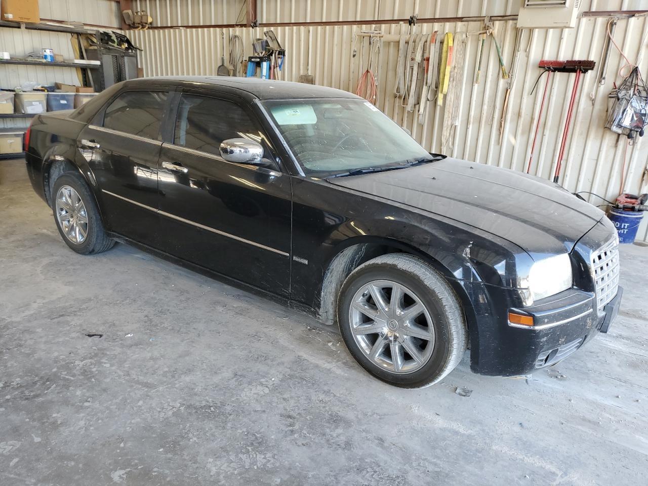 2010 Chrysler 300 Touring - Image 4