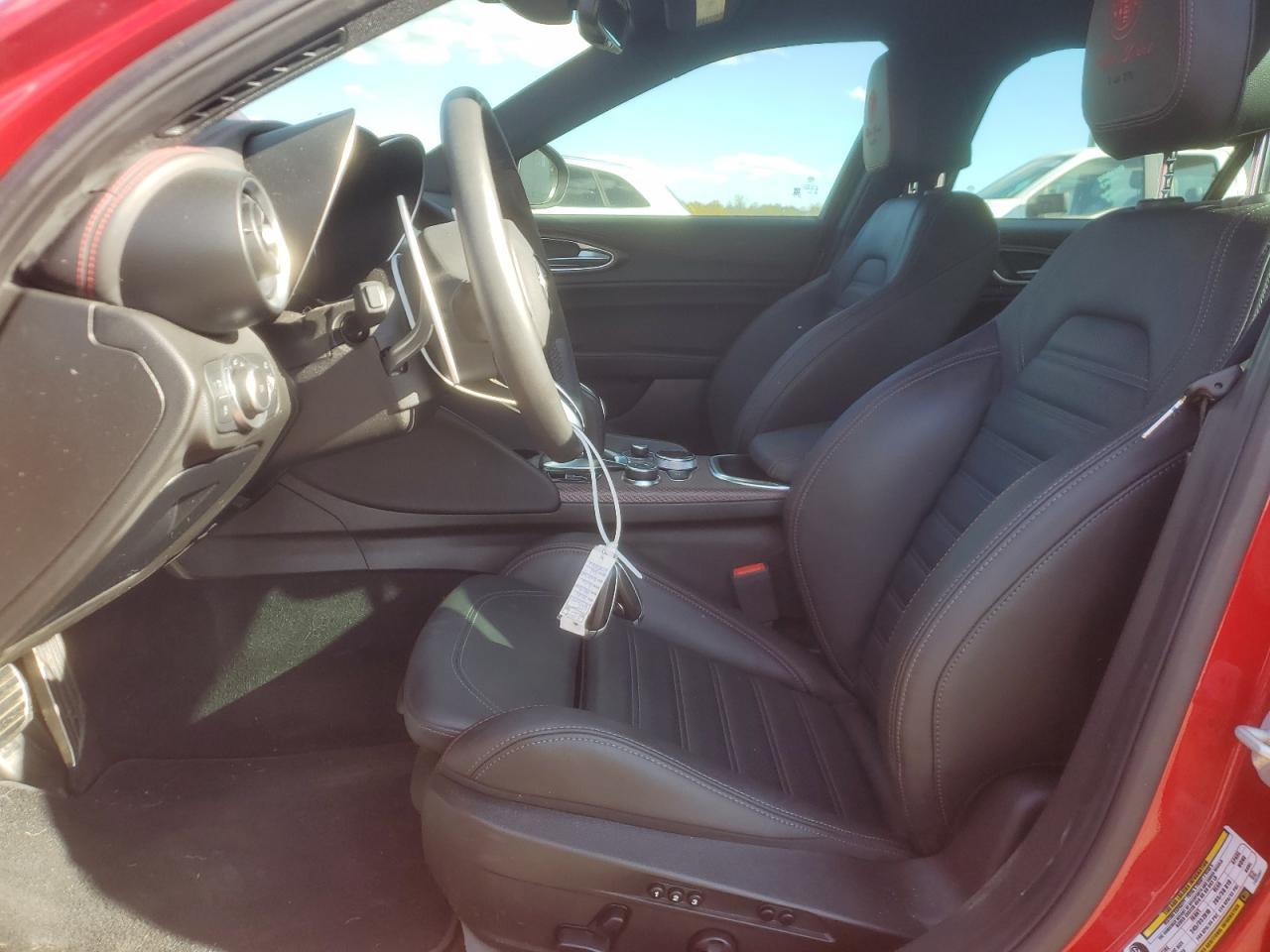 2024 Alfa Romeo Giulia Quadrifoglio - Image 7