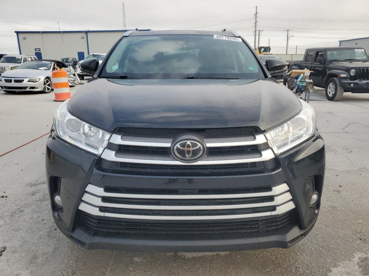 2018 Toyota Highlander Se - Фото 5