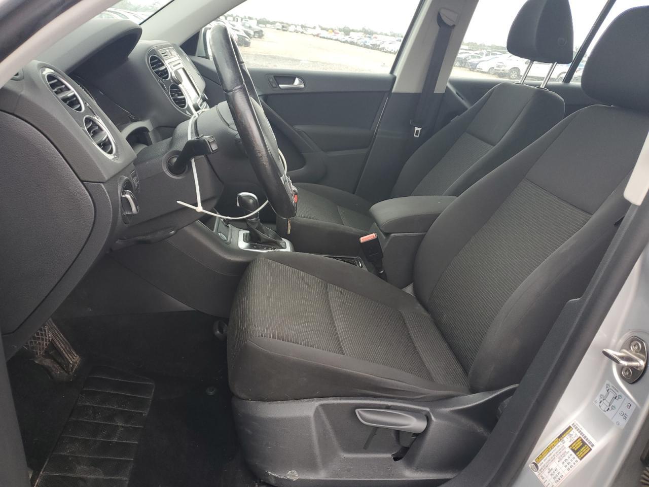 2017 Volkswagen Tiguan S - Фото 7