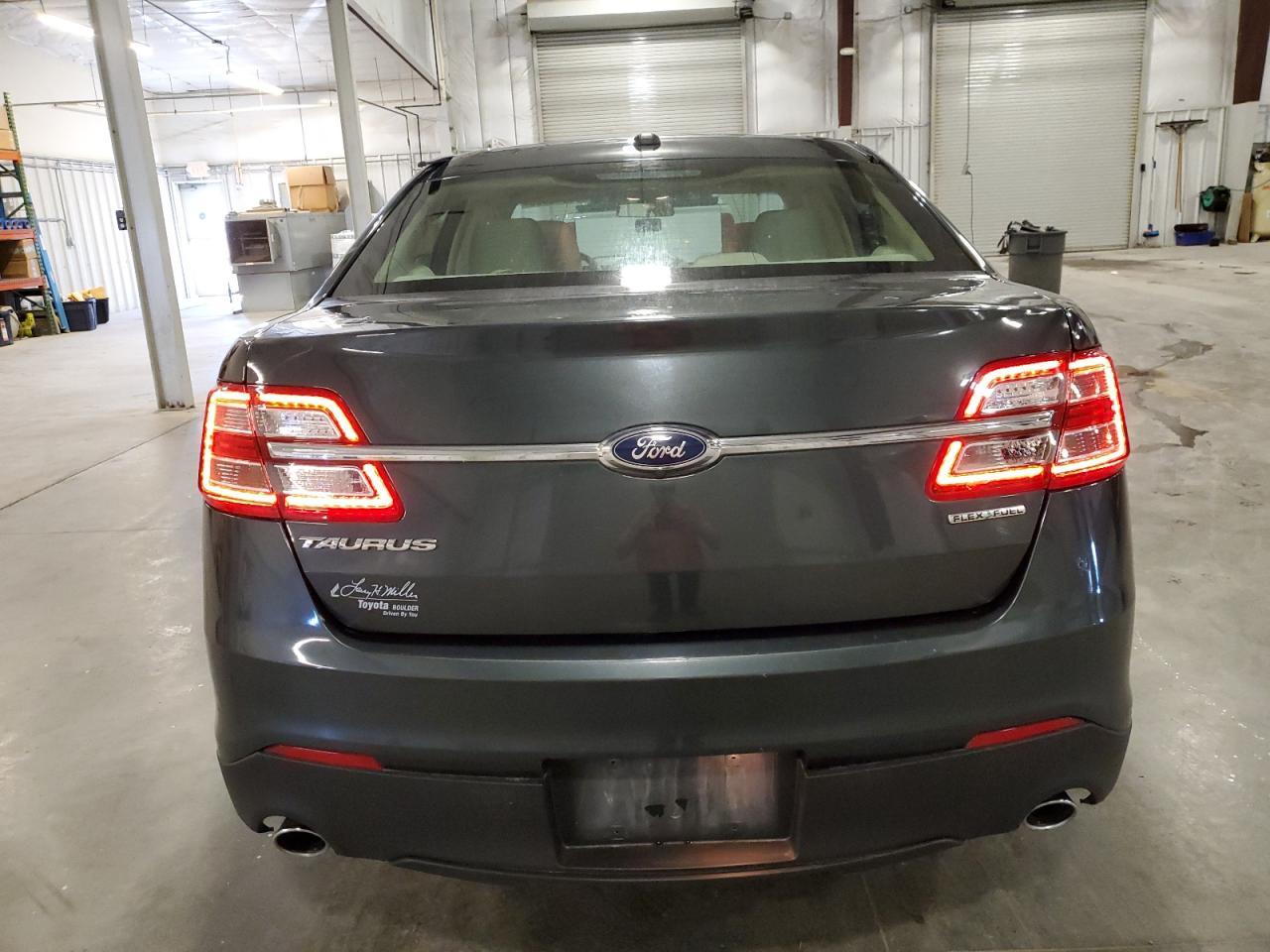 2016 Ford Taurus Se - Фото 6