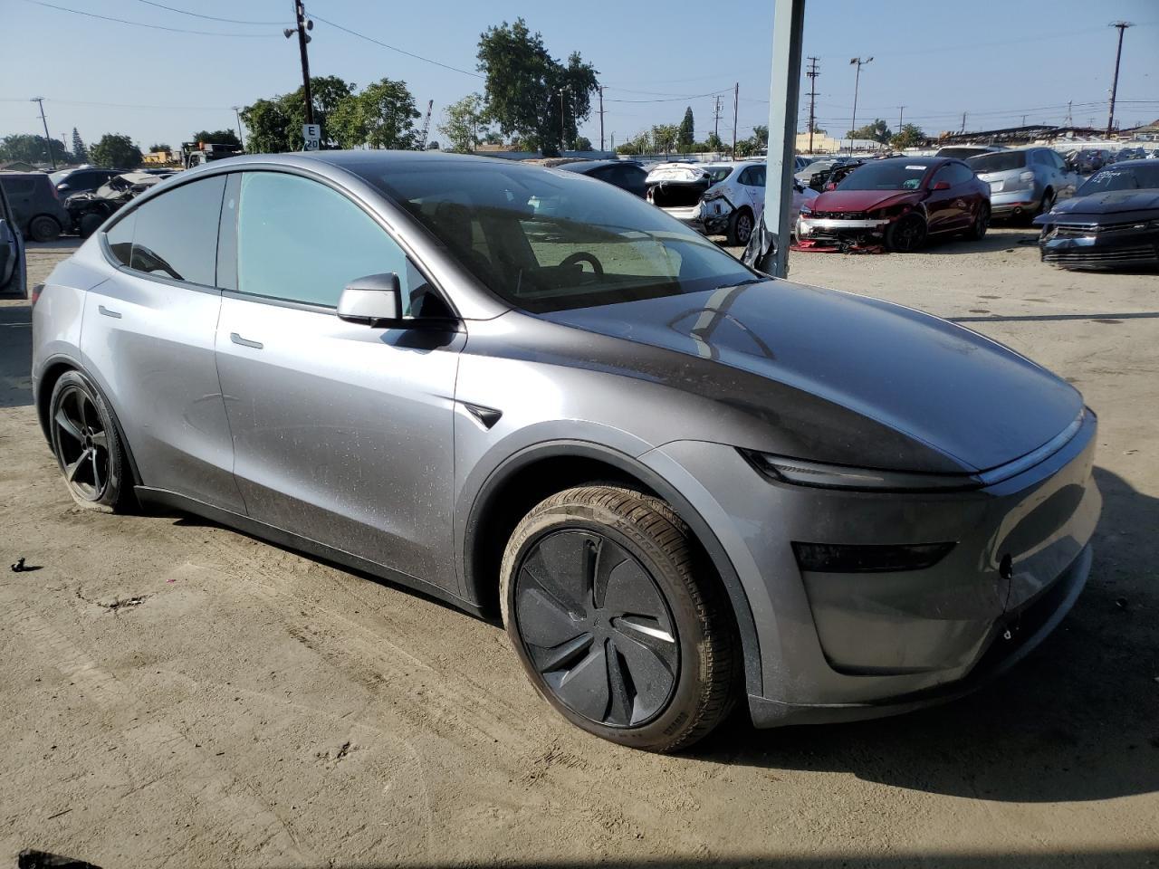2026 Tesla Model Y - Image 4