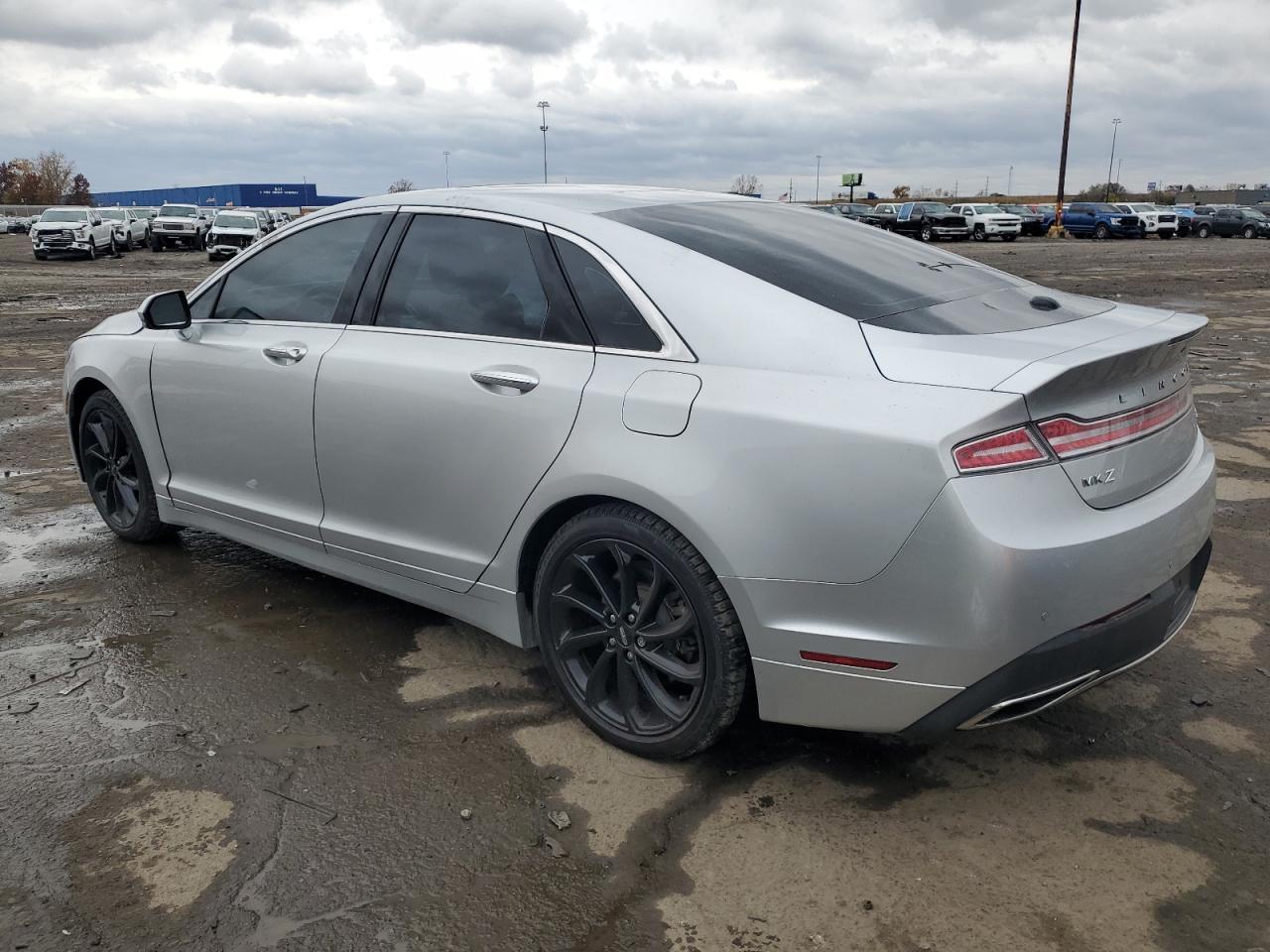 2018 Lincoln Mkz Select - Image 2