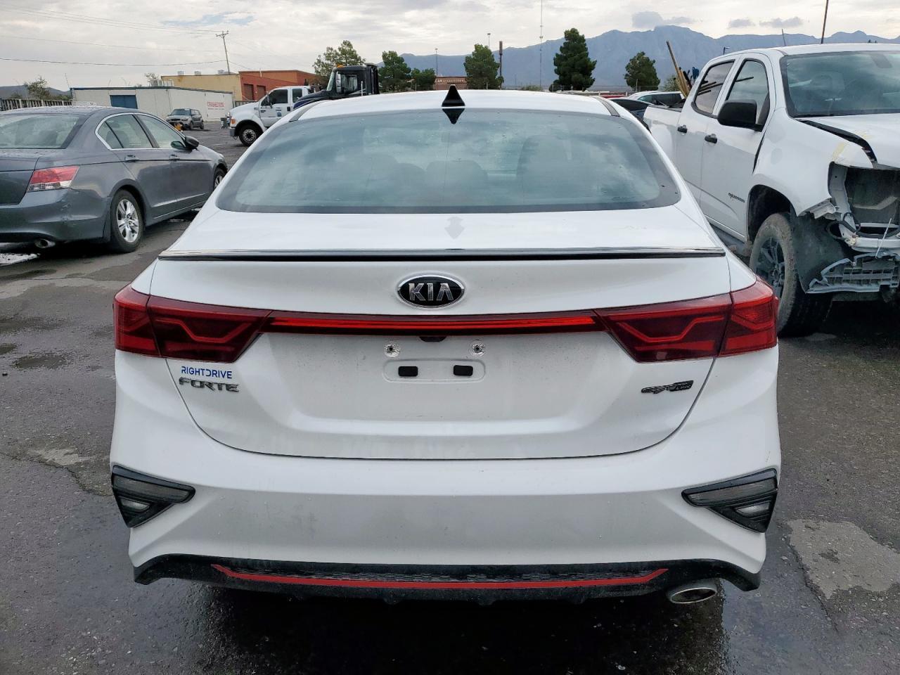2021 Kia Forte Gt Line - Фото 6
