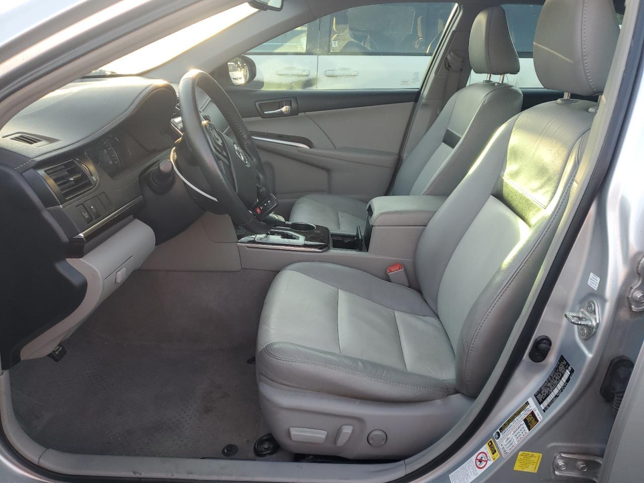 2012 Toyota Camry Xle V6 - Image 7