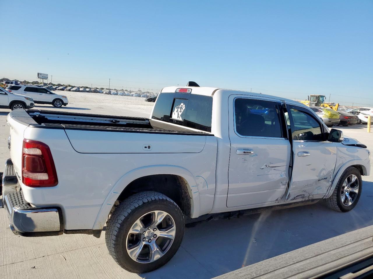 2022 Ram 1500 Laramie - Фото 3