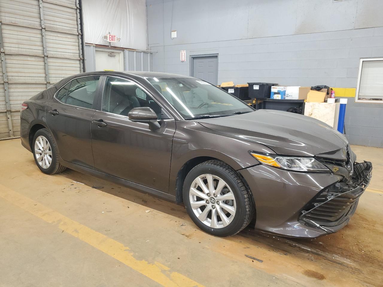 2019 Toyota Camry L - Фото 4