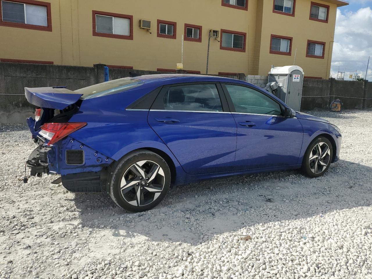 2022 Hyundai Elantra Limited - Image 5