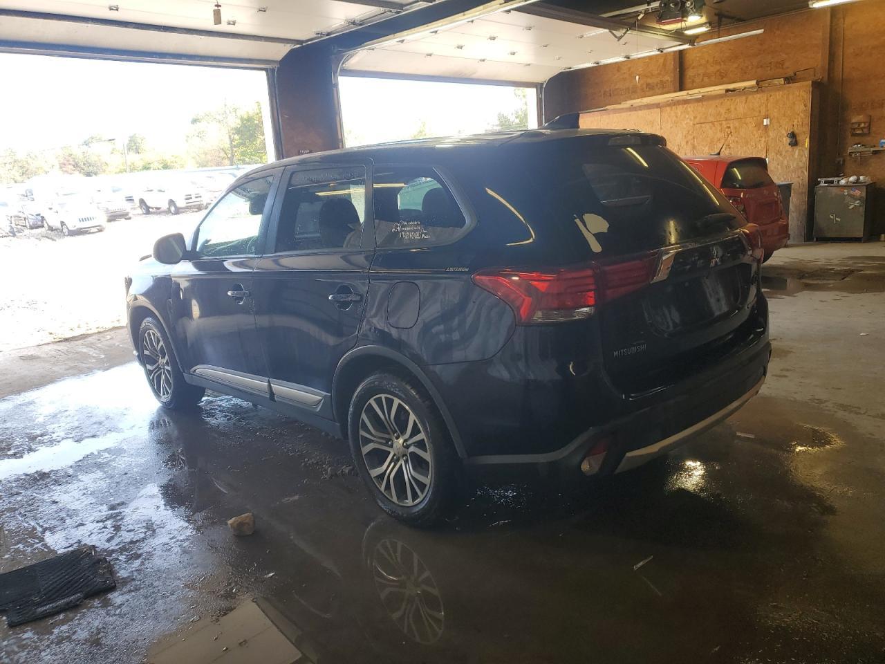 2018 Mitsubishi Outlander Se - Фото 2