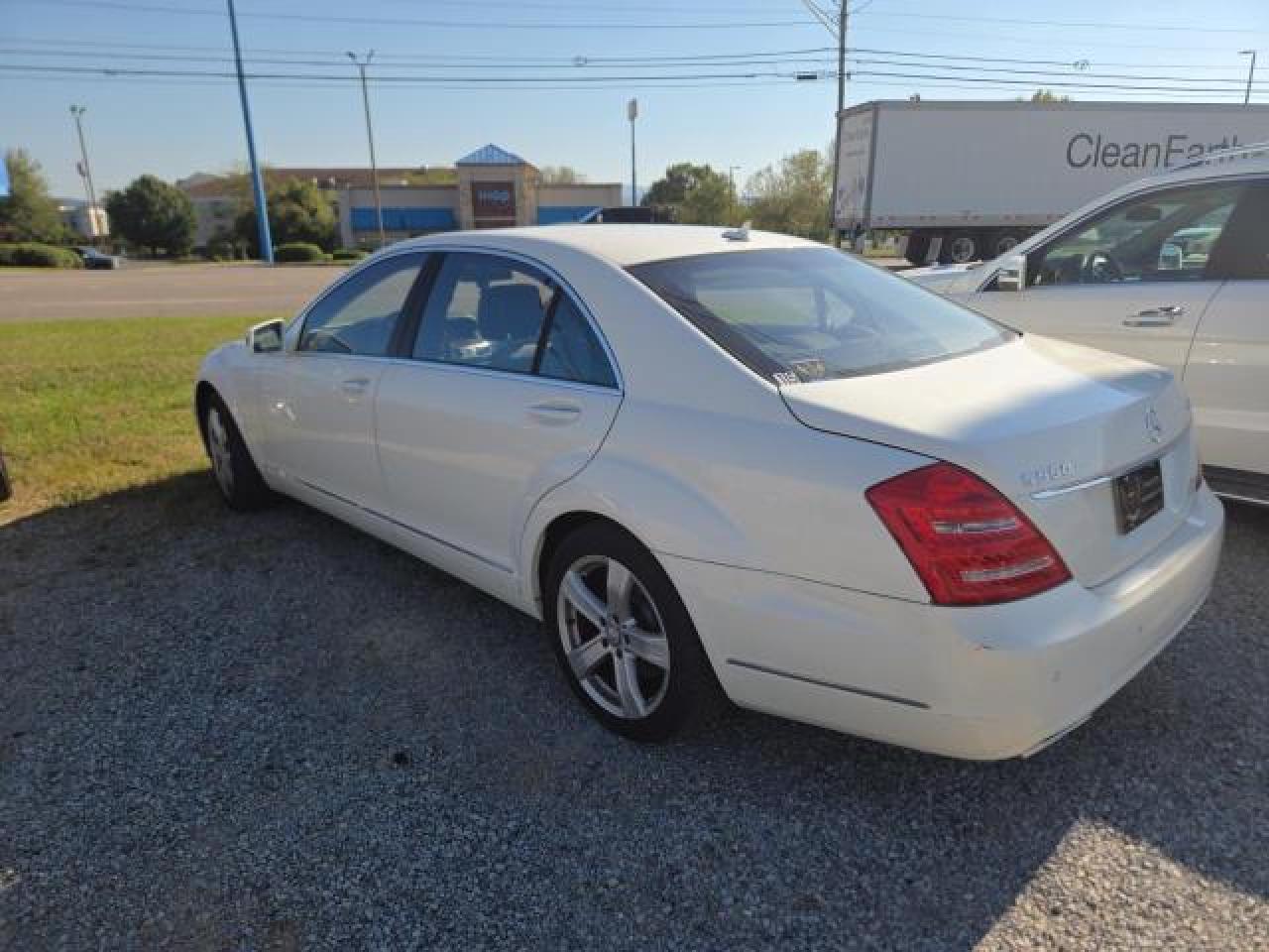 2010 Mercedes-Benz S 550 4Matic - Фото 3