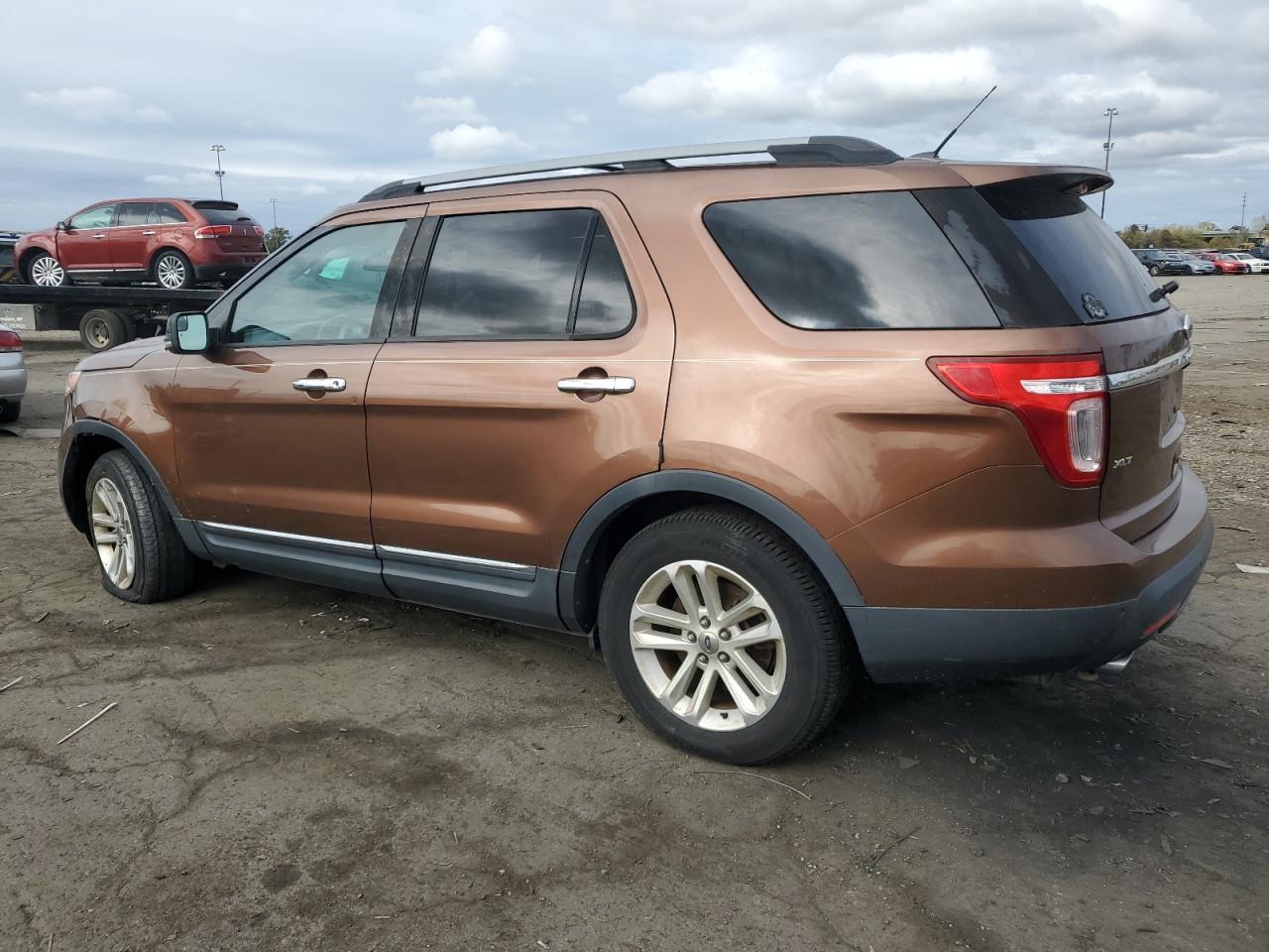 2014 Ford Explorer - Фото 2