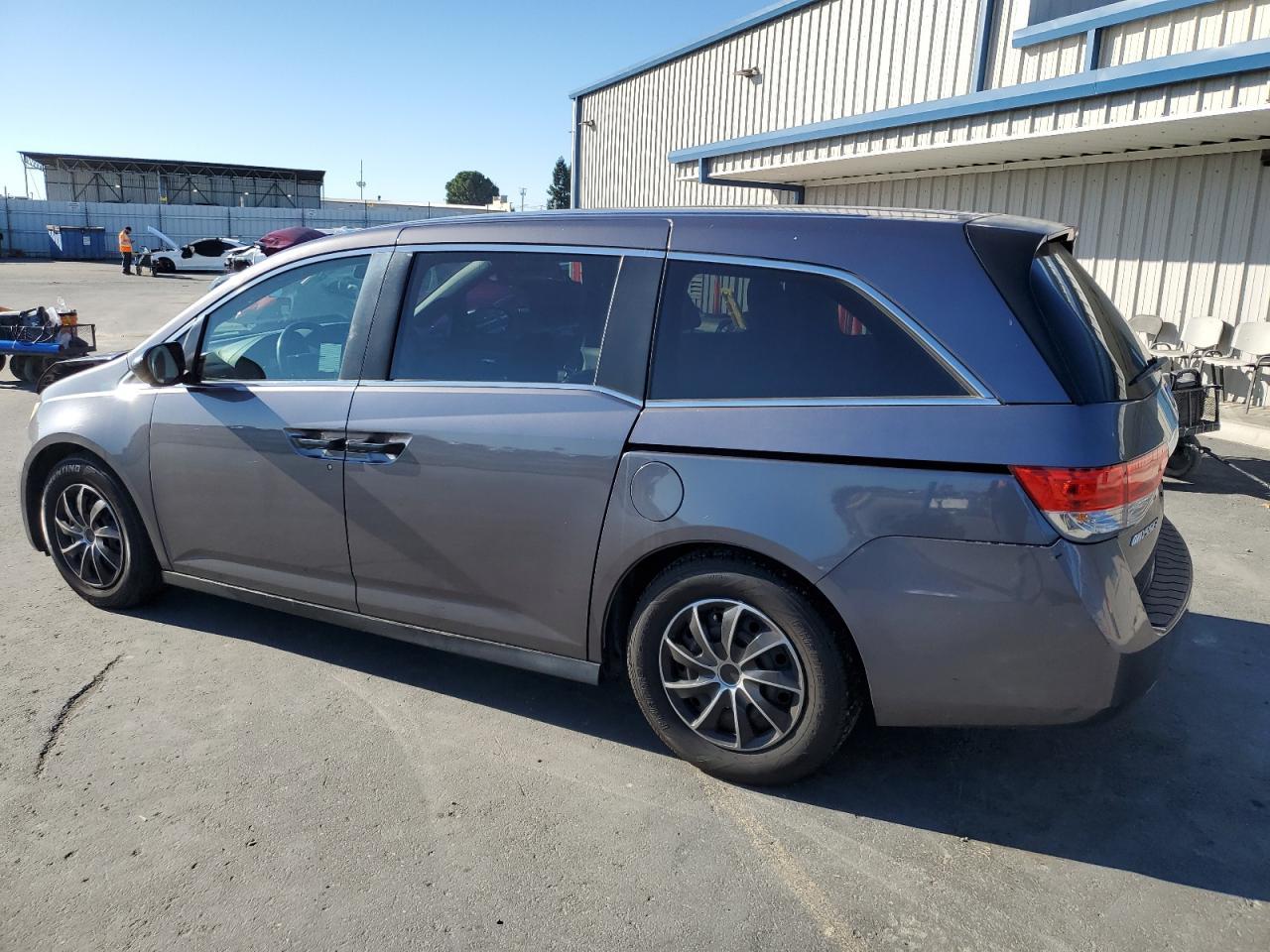 2015 Honda Odyssey Lx - Фото 2