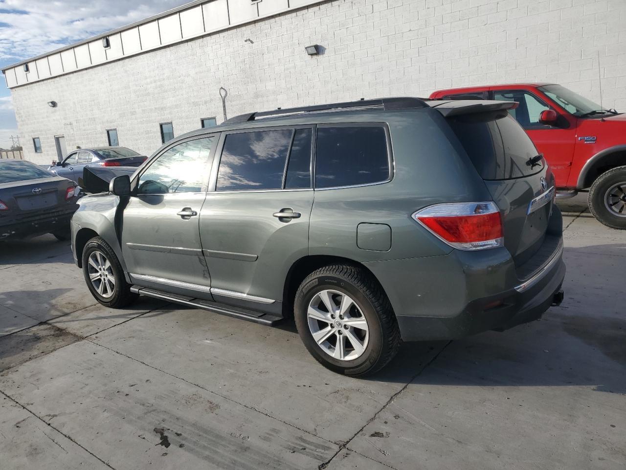 2013 Toyota Highlander Base - Фото 2