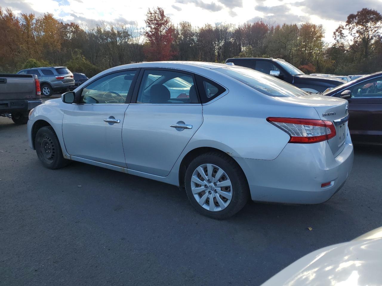 2014 Nissan Sentra S - Фото 2