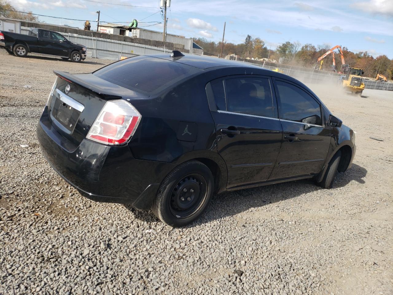 2011 Nissan Sentra 2.0 - Фото 3
