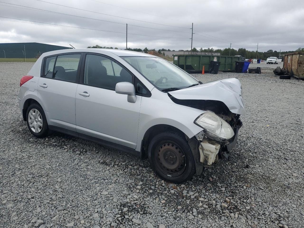 2010 Nissan Versa S - Фото 4