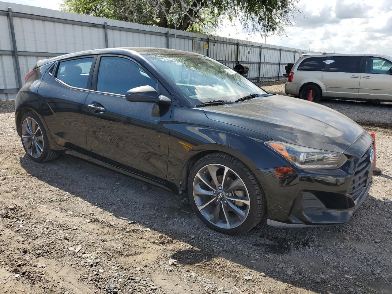 2020 Hyundai Veloster Base - Image 4