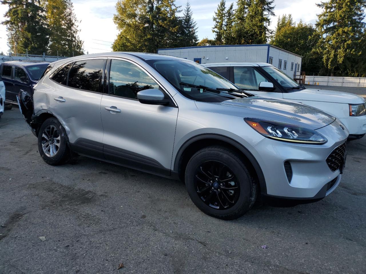 2020 Ford Escape Se - Фото 4