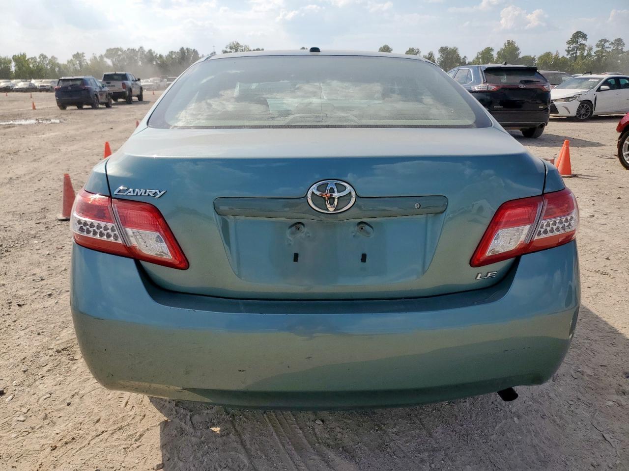 2010 Toyota Camry Base - Фото 6