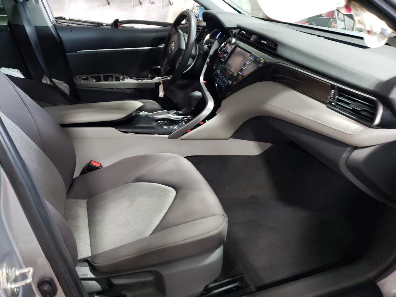 2019 Toyota Camry L - Image 7