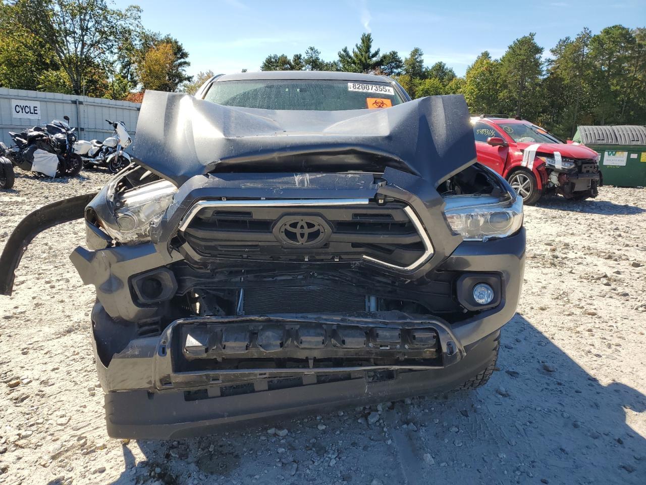 2016 Toyota Tacoma Double Cab - Image 5