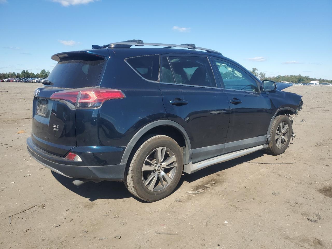 2017 Toyota Rav4 Xle - Image 3
