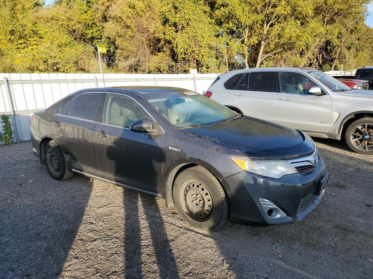 2013 Toyota Camry Hybrid - Image 4