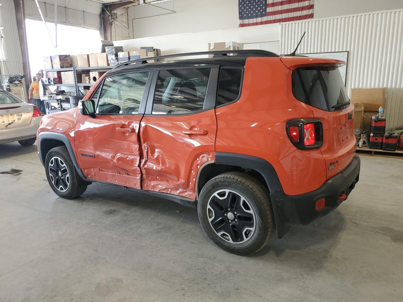 2016 Jeep Renegade Trailhawk - Фото 2